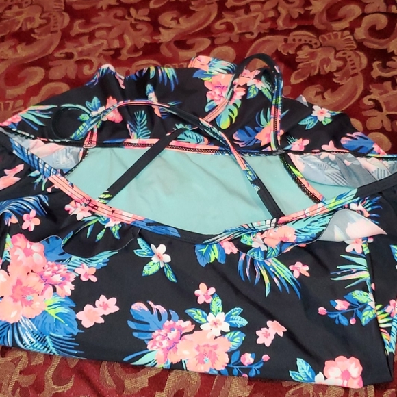 Swimsuit - Picture 2 of 2